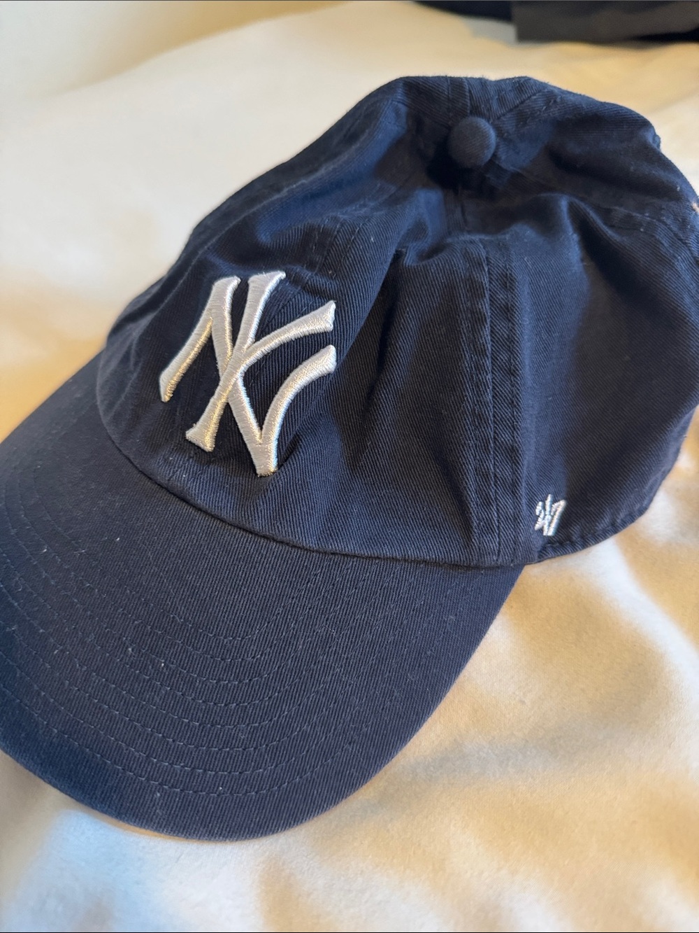 '47 Kids Navy New York Yankees Logo Cap